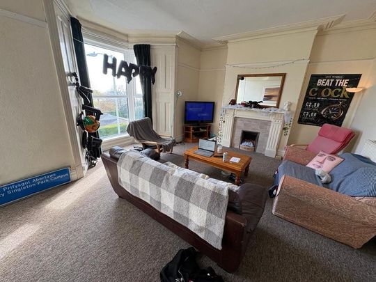 4 bedroom house share to rent - Photo 1