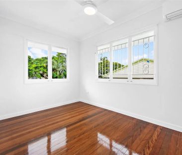 “Inviting, modern, and easy-care living” - Photo 1