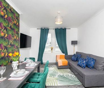 Sanderson Avenue - Photo 3