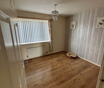 2 bedroom house to rent James Holt Avenue, L32 - Photo 4