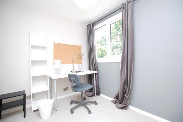 4 bedroom terraced house to rent - Photo 1