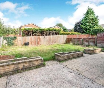 3 bedroom house to rent Cherry Close, Banstead, SM7 - Photo 1