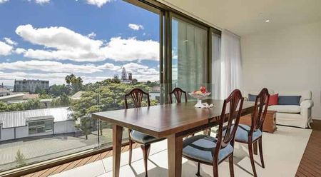 MAC Luxury - Fully Furnished and Basking in Natural light. - Photo 2