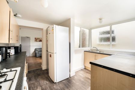 7 Harrow Road - Photo 4