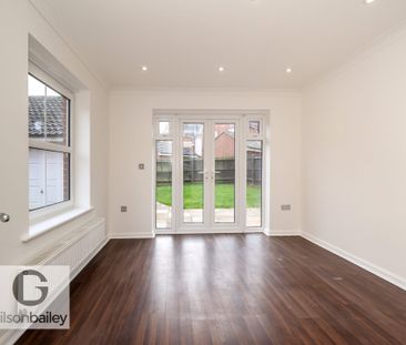 Windsor Park Gardens, Norwich, Norfolk - Photo 2