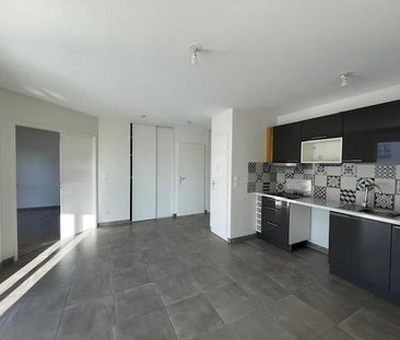 Location Appartement 2 pièces 43m² DECINES CHARPIEU 69150 - Photo 6