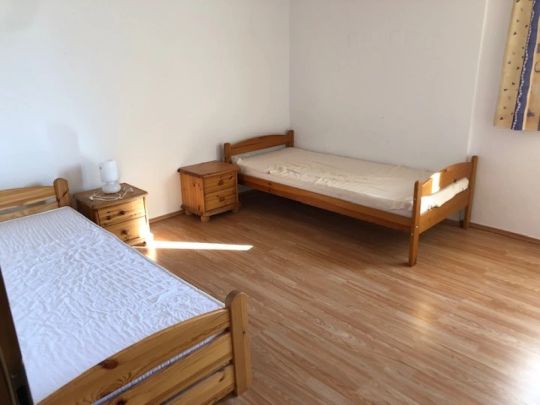 Große 3-Zimmerwohnung mit Einbauküche und großer Terrasse. - Photo 1