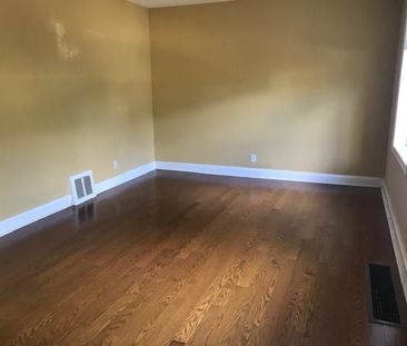 For Lease - 159 Avondale Avenue, Toronto, Ontario - Photo 2