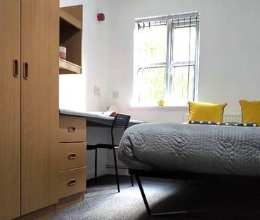 6 bedroom private hall to rent - Photo 4