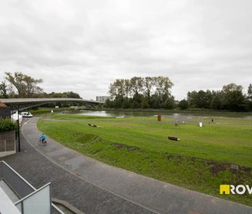 Zeer energiezuinig en instapklaar appartement (tot. opp. 81,44 m²) met private autostaanplaats - Photo 2