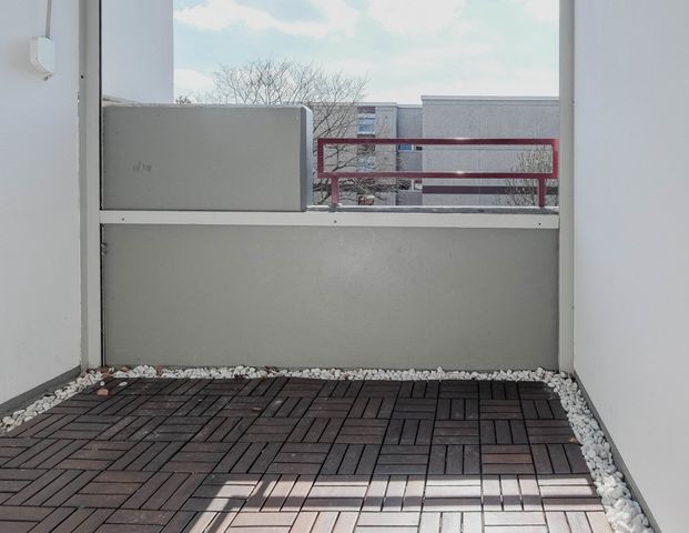 Top modern möbliertes 1-Zimmer-Appartement mit Loggia in Baumberg - Photo 1