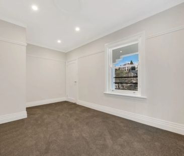 Stylish Apartment Close To Town! - Photo 4