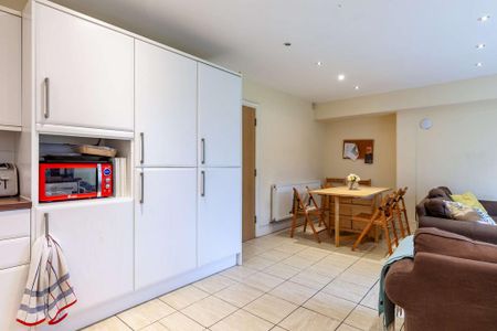 6 bedroom semi-detached house to rent - Photo 4