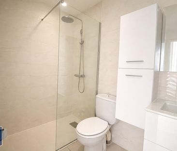 Location Appartement 1 pièce 18m² MARIGNANE 13700 - Photo 1