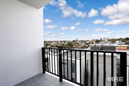 608/8 Olive York Way, Brunswick West - Photo 2