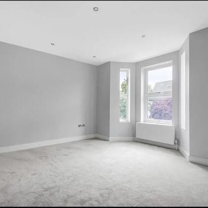 6 bedroom semi-detached house to rent - Photo 1