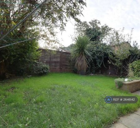 1 bedroom in a house share to rent - Photo 5