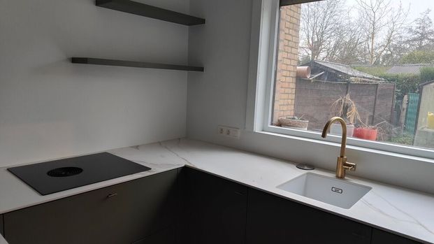 Ruime gezinswoning met 3 slaapkamers te Assebroek. - Foto 1