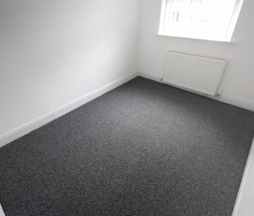 3 Bedroom House - Terraced To Let - Photo 3