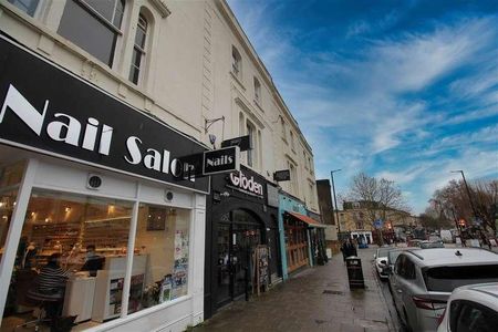 Second Floor Flat, Whiteladies Road, Clifton, Bristol, BS8 - Photo 2
