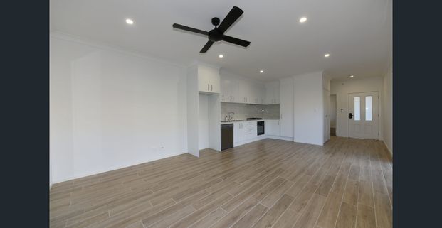 Well Appointed Flat in Great Bayswood Location - Photo 1