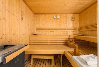 6 bedroom luxury Villa for rent in Nueva Andalucia, Spain