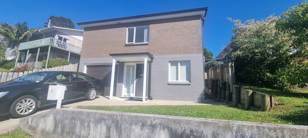 3 bedroom in Totara Vale - Photo 1