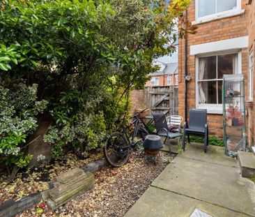 4 bedroom semi-detached house to rent - Photo 5