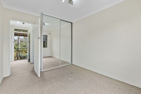 Ideal Location - Minutes to Universities, City, RPA - Photo 4