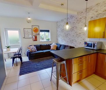 6 bedroom house to rent - Photo 1