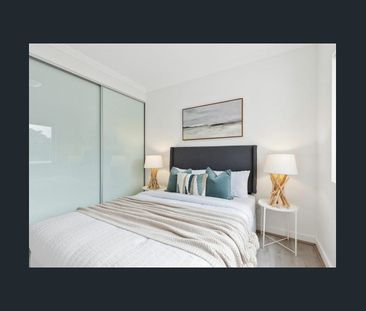 Bright Two Bedroom Apartment - Photo 4