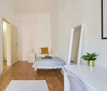 Room in a shared 5-bedroom apartment for rent in Lisbon for professionals and students - Foto 6