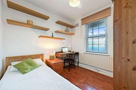 Large Delightful Three Or Four Bedroom Apartment In Kennington, SE17 - Photo 5