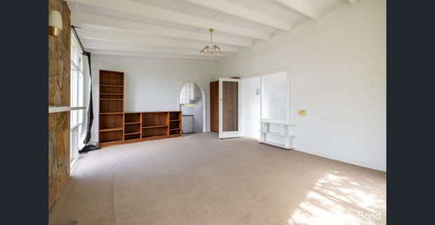 Spacious three bedroom home. - Photo 1