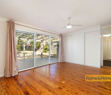 4 BEDROOM FAMILY HOME - Photo 4