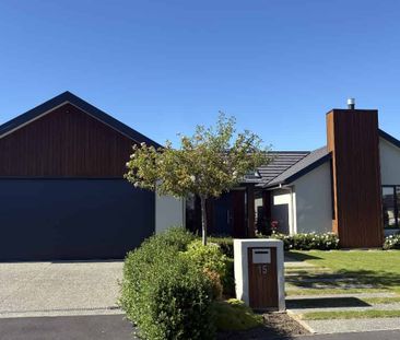 Beautiful in Mosgiel - Photo 1