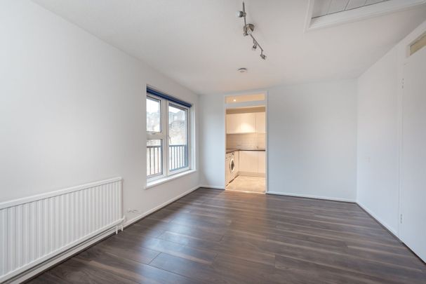 1 Bed Flat, Tessa Sanderson Place, SW8 - Photo 1
