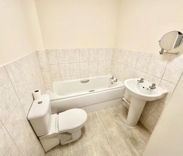 3 bedroom semi-detached house to rent - Photo 5