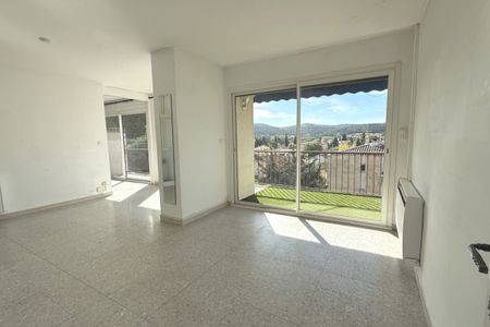 A 15 min à pied du centre-ville, appartement 91m² dernier étage - Photo 3