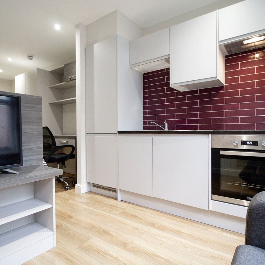 Apt 4, 41 St Paul’s - Photo 1