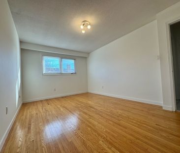 For Lease - 165 Aberdeen Avenue, Vaughan, Ontario - Photo 6