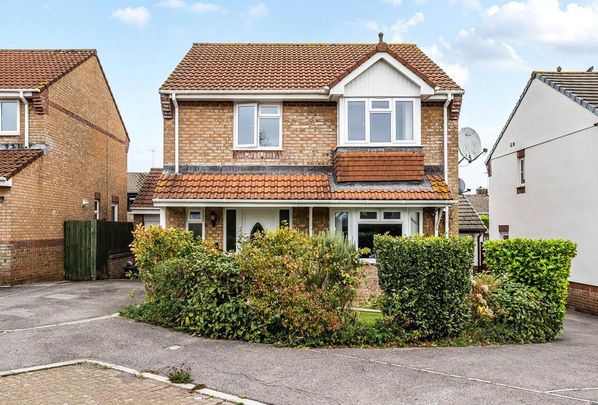 4 bedroom detached house to rent - Photo 1