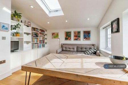 2 bedroom flat to rent - Photo 2