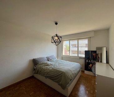 Proche de toutes commodités, appartement de 2 pièces au 2ème étage - Photo 2