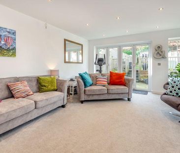 4 bedroom semi-detached house to rent - Photo 1