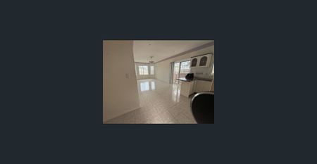 Spacious 4-Bedroom Family Home - Photo 2