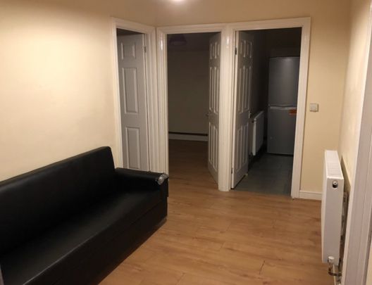 2 Bed Flat, Brook Road, IG2 - Photo 1
