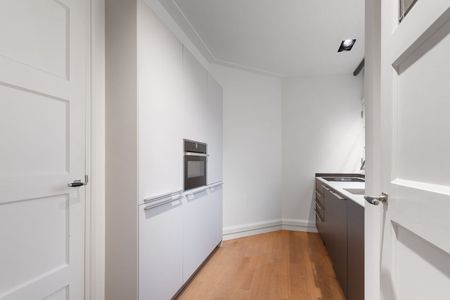 Appartement te huur: Vijzelstraat 26-3 1017 HK Amsterdam - Photo 2