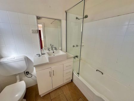 The Best of Both Worlds - Photo 4