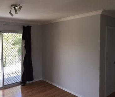 24/305 Harborne Street, Glendalough WA 6016 - Photo 5